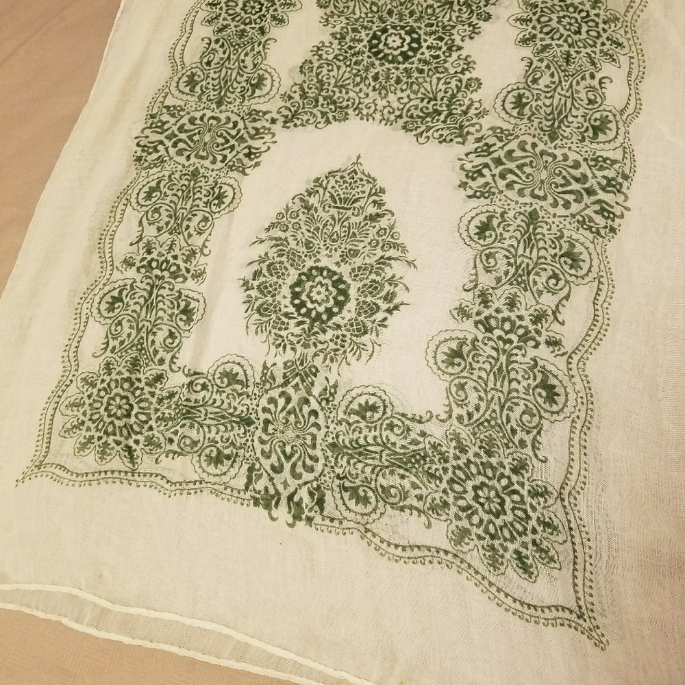 Summery flowy Scarf
